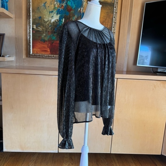 Evereve Metallic Balloon Sleeve Blouse - Picture 3 of 7
